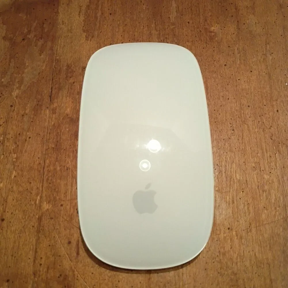 Apple A1296 3VDC Magic Mouse Wireless Bluetooth White Battery -Tested